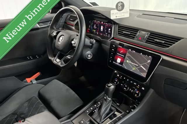 Škoda Superb (2023) thumbnail 4