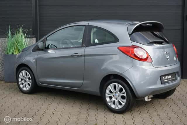 Ford Ka (2010) thumbnail 3