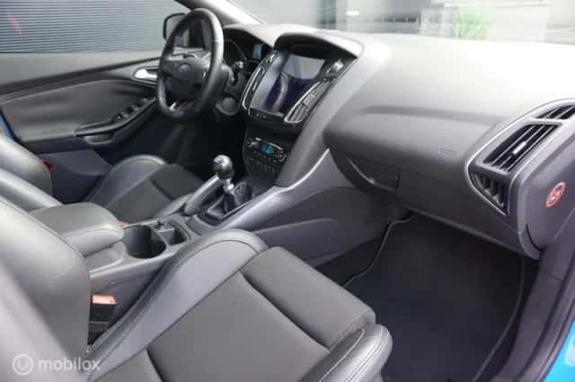 Ford Focus (2011) thumbnail 6
