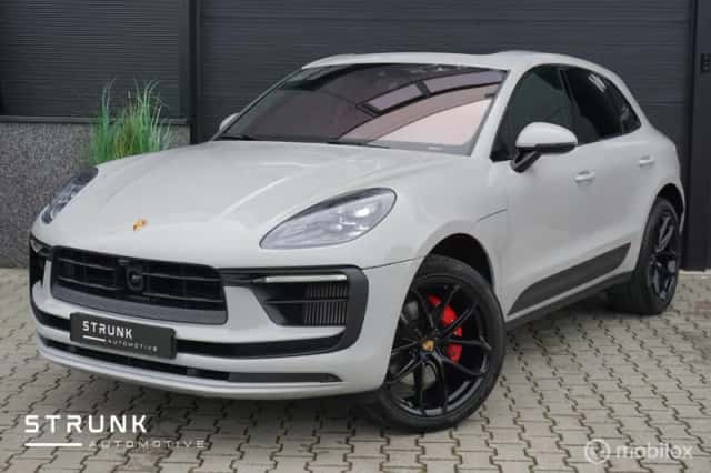 Porsche Macan (2021) thumbnail 1