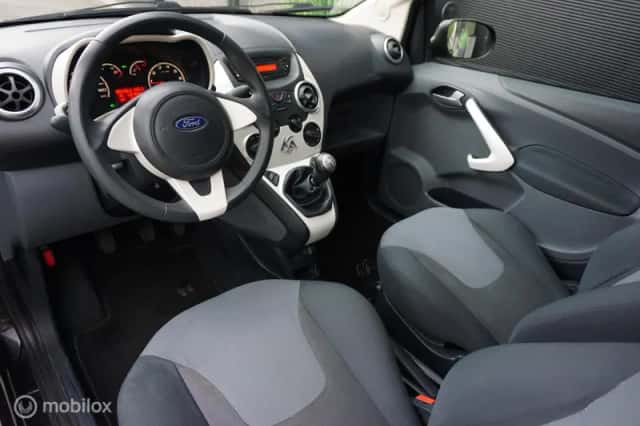 Ford Ka (2010) thumbnail 2