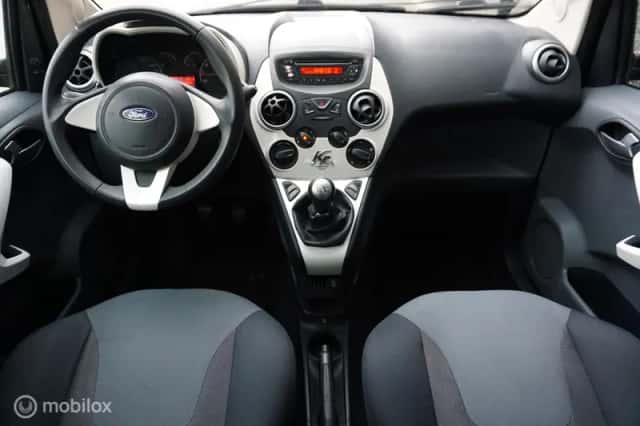 Ford Ka (2010) thumbnail 4