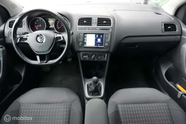 Volkswagen Polo (2017) thumbnail 4