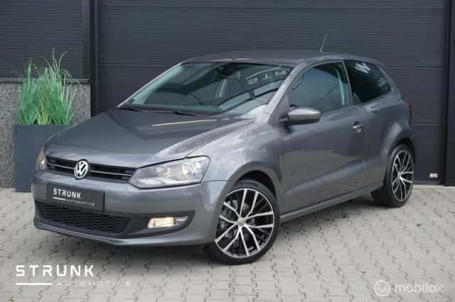 Volkswagen Polo (2010) thumbnail 1