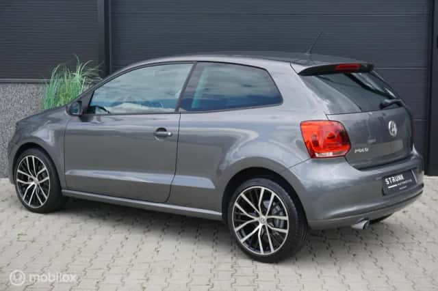 Volkswagen Polo (2010) thumbnail 3
