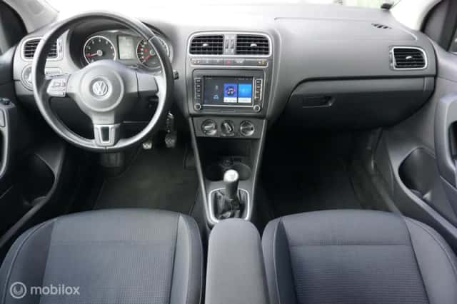 Volkswagen Polo (2010) thumbnail 4