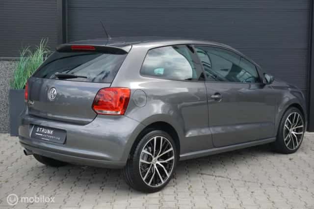 Volkswagen Polo (2010) thumbnail 5