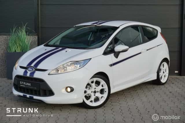 Ford Fiesta (2010) thumbnail 1