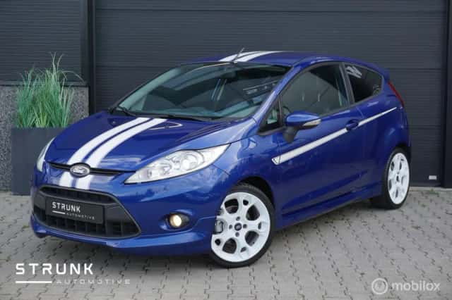 Ford Fiesta (2011) thumbnail 1