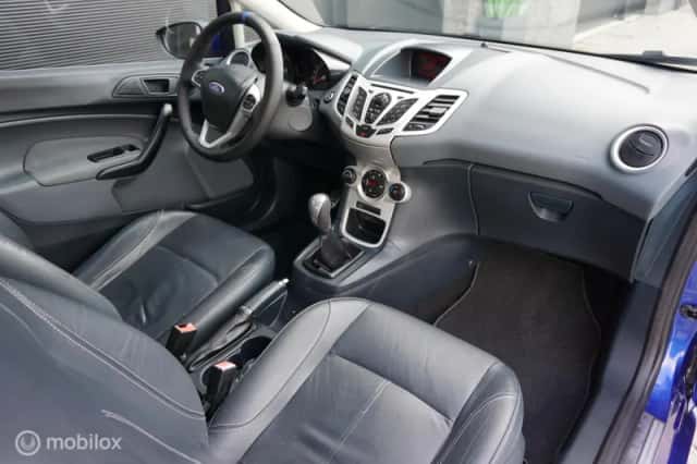 Ford Fiesta (2011) thumbnail 6
