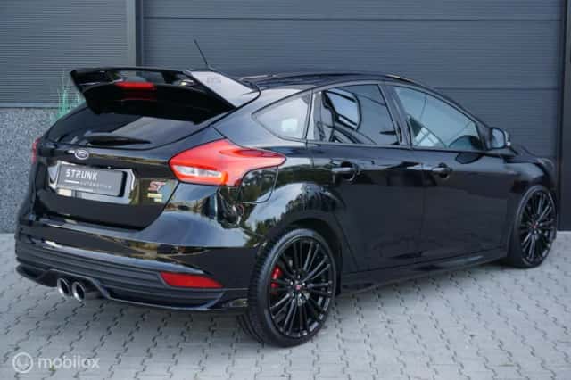 Ford Focus (2015) thumbnail 5