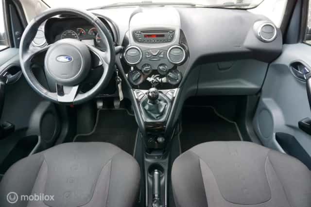 Ford Ka (2012) thumbnail 4