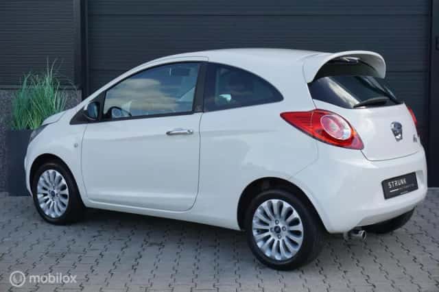 Ford Ka (2011) thumbnail 3