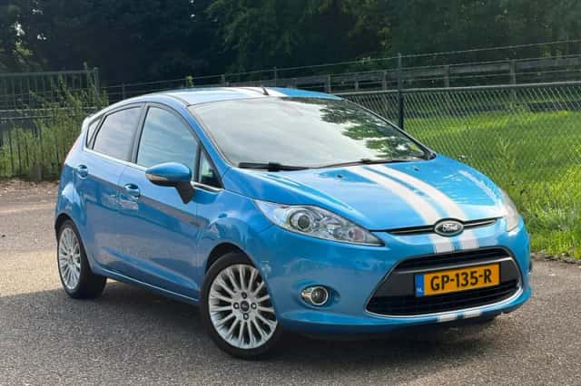 Ford Fiesta (2011) thumbnail 1
