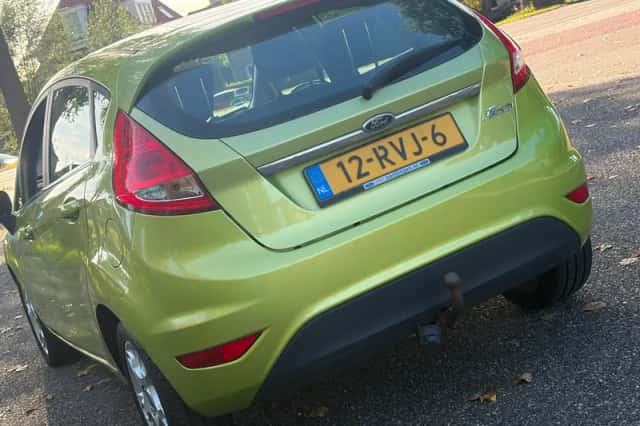 Ford Fiesta (2011) thumbnail 4