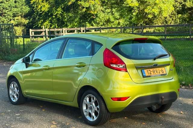 Ford Fiesta (2011) thumbnail 5