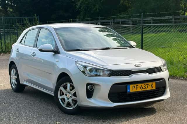 Kia Rio (2017) thumbnail 1
