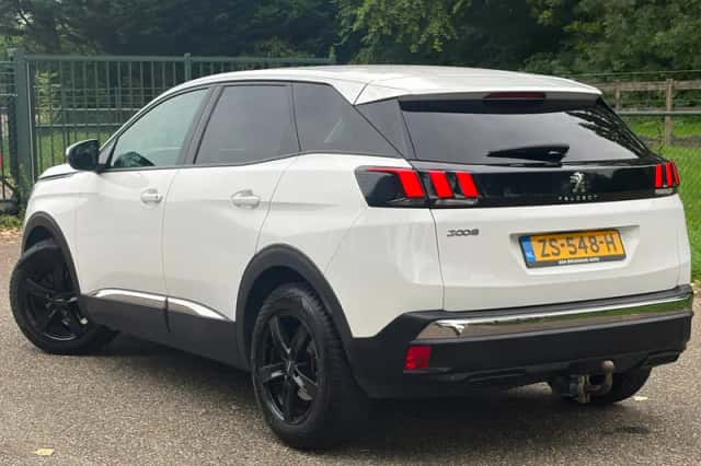 Peugeot 3008 (2019) thumbnail 5