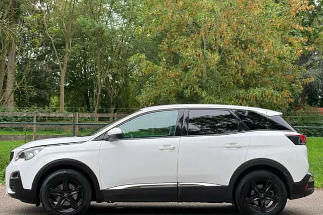 Peugeot 3008 (2019) thumbnail 6