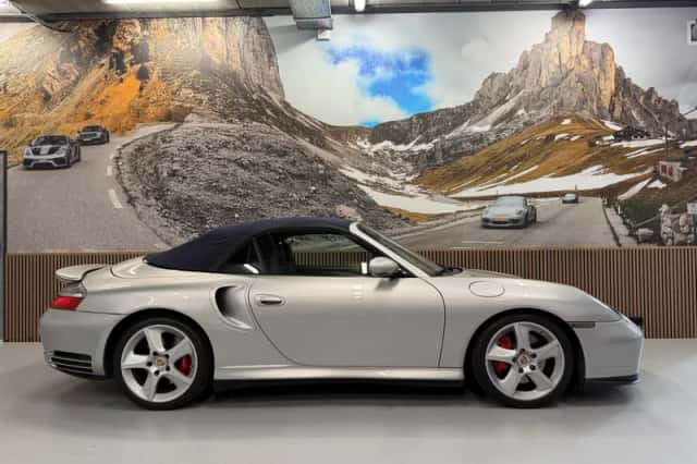 Porsche 911 (2004) thumbnail 2