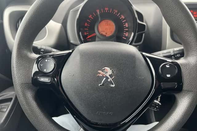 Peugeot 108 (2015) thumbnail 5