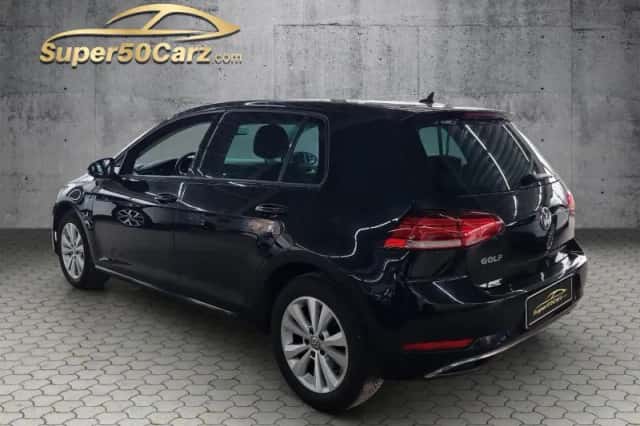 Volkswagen Golf (2019) thumbnail 3