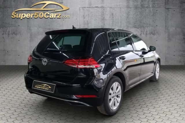 Volkswagen Golf (2019) thumbnail 6