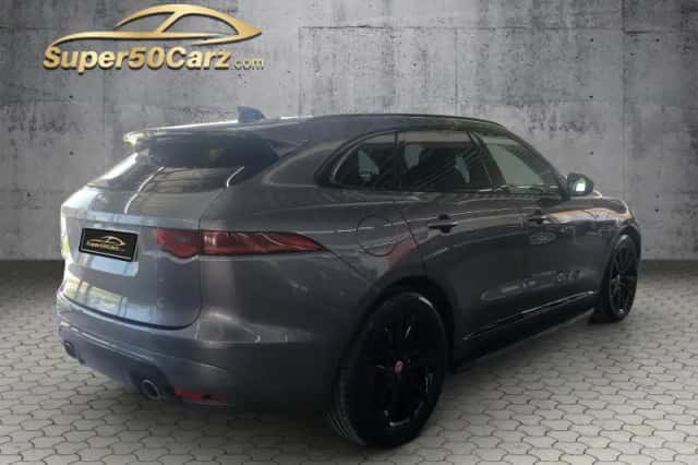 Jaguar F-Pace (2018) thumbnail 6
