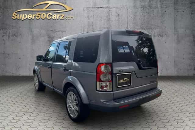 Land Rover Discovery (2013) thumbnail 3