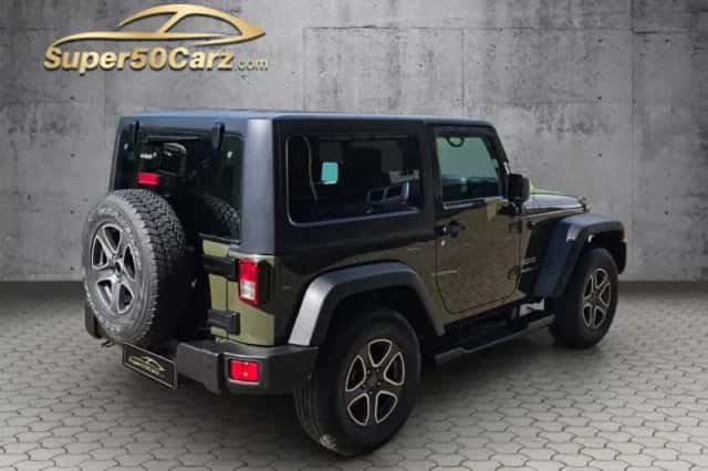 Jeep Wrangler (2016) thumbnail 6