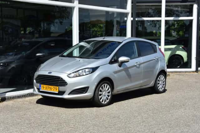 Ford Fiesta (2014) thumbnail 1
