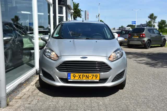 Ford Fiesta (2014) thumbnail 4