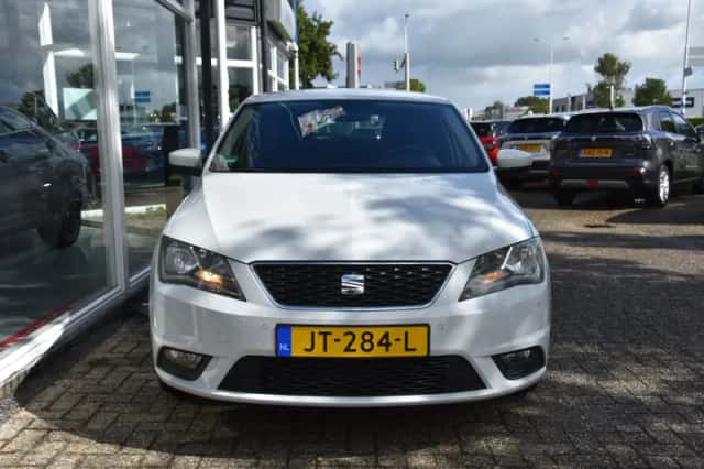 SEAT Toledo (2016) thumbnail 4