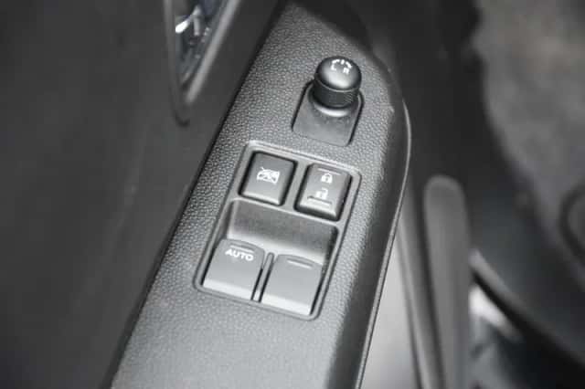 Suzuki Ignis (2024) thumbnail 5