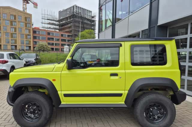 Suzuki Jimny (2022) thumbnail 2