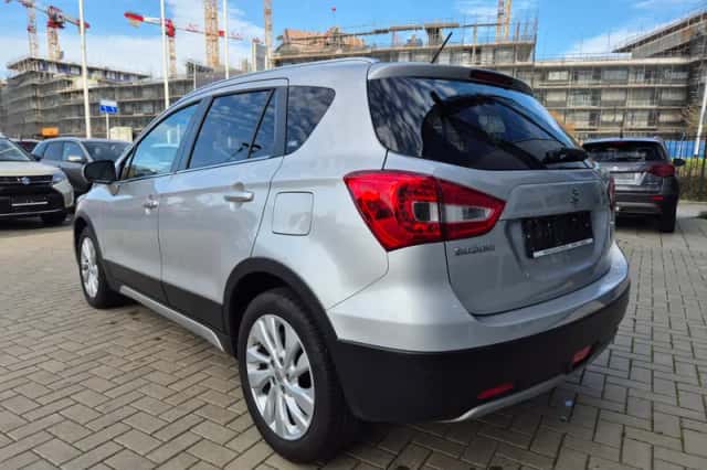 Suzuki S-Cross (2019) thumbnail 3