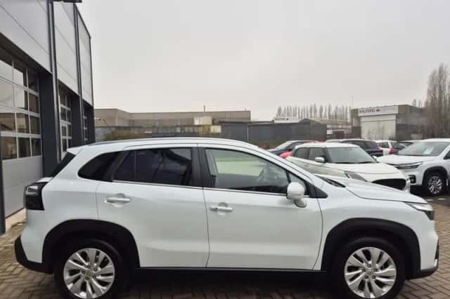 Suzuki S-Cross (2025) thumbnail 5