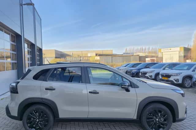 Suzuki S-Cross (2026) thumbnail 5