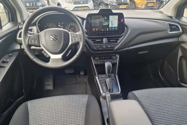 Suzuki S-Cross (2025) thumbnail 6