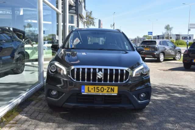 Suzuki S-Cross (2021) thumbnail 4
