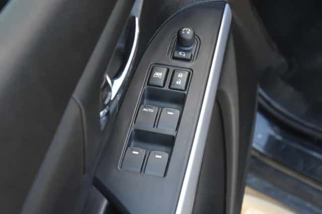 Suzuki S-Cross (2021) thumbnail 6