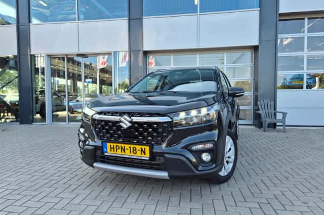 Suzuki S-cross (2025) thumbnail 1