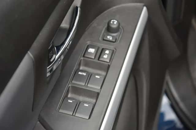 Suzuki S-Cross (2021) thumbnail 6