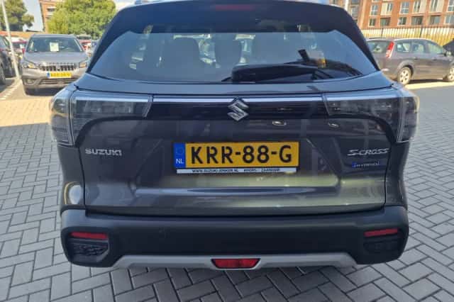 Suzuki S-Cross (2022) thumbnail 4