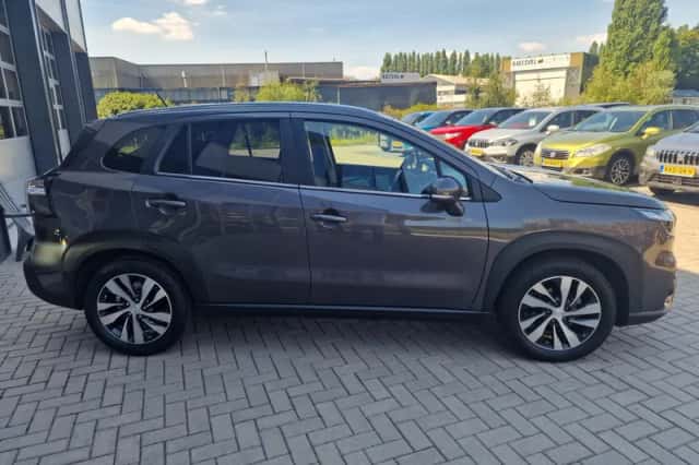 Suzuki S-Cross (2022) thumbnail 6