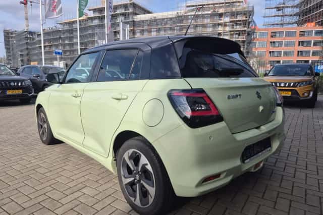 Suzuki Swift (2025) thumbnail 5