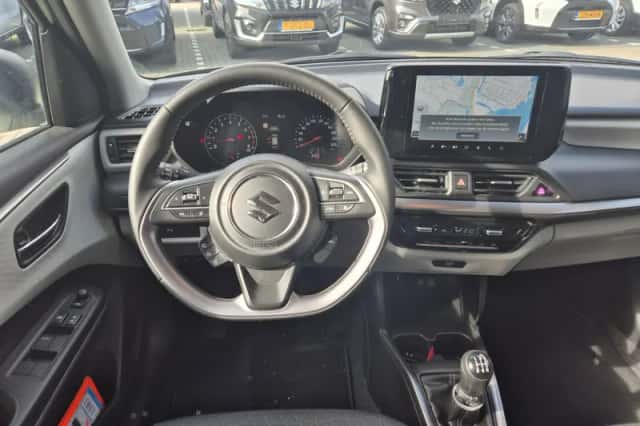 Suzuki Swift (2025) thumbnail 6