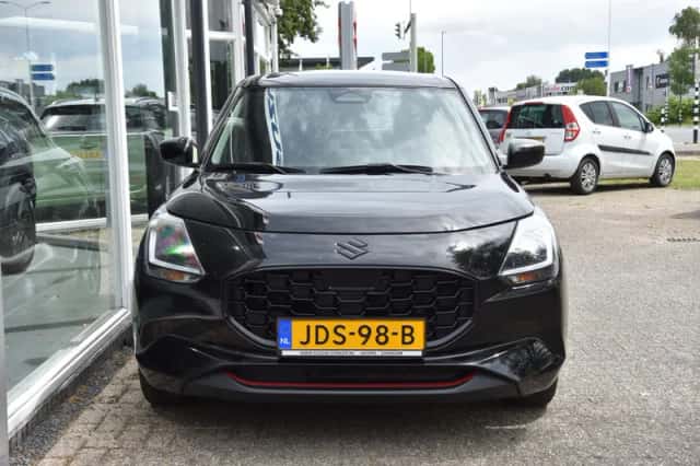 Suzuki Swift (2025) thumbnail 4