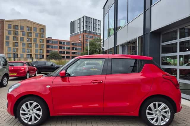 Suzuki Swift (2021) thumbnail 2