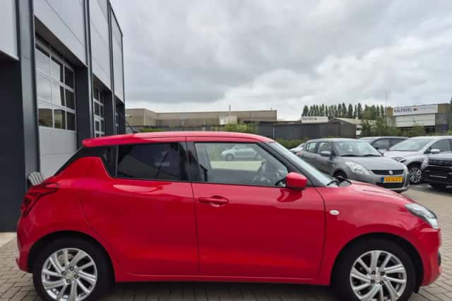 Suzuki Swift (2021) thumbnail 5